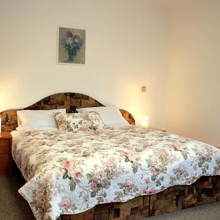 Privat Nika بيت ضيافة *